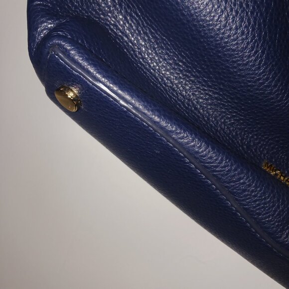 Michael Kors Raven bag in Navy - Picture 3 of 5
